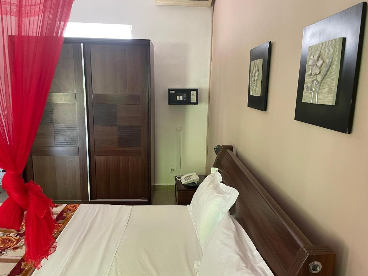 Hotel La Grillade Moroni Zewnętrze zdjęcie