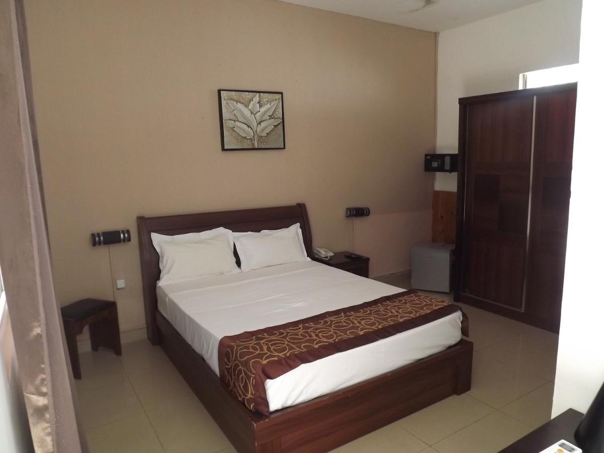 Hotel La Grillade Moroni Zewnętrze zdjęcie