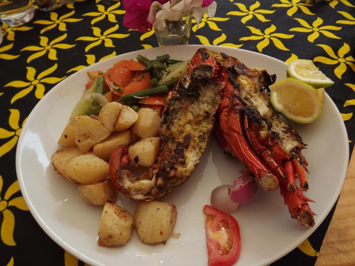 Hotel La Grillade Moroni Zewnętrze zdjęcie